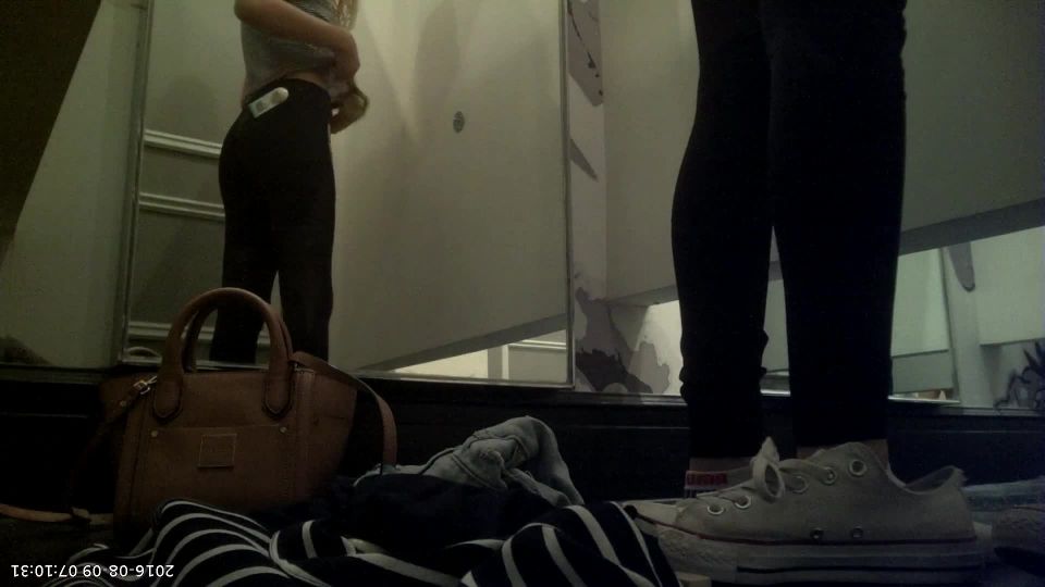 girls in the fitting room 12 