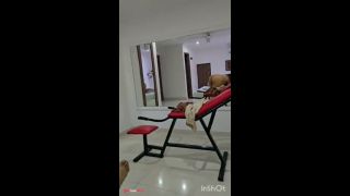 LATINA DE CULO GRANDE SIENDO PERRA EN DIFERENTES PARTES