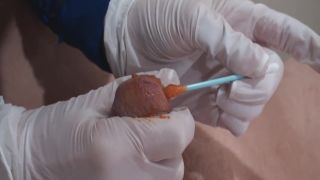 clip online 49 Perv grampa consigue salsa tabasco cbt – Tabasco para la polla – hacia fuera- y dentro en fetiche porno cnc fetiche