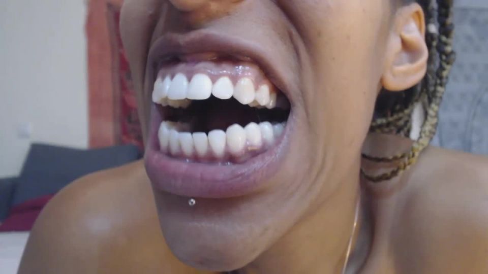 GoldenLace My big toothy gob - Ebony