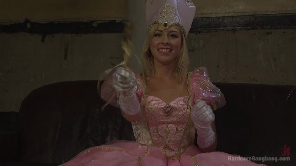 Zoey Monroe Princess Peach Gets Fucked By Her Kingdom.