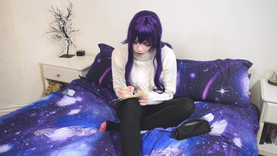 Bat Maisie – Yuri Takes A Break Cosplay!