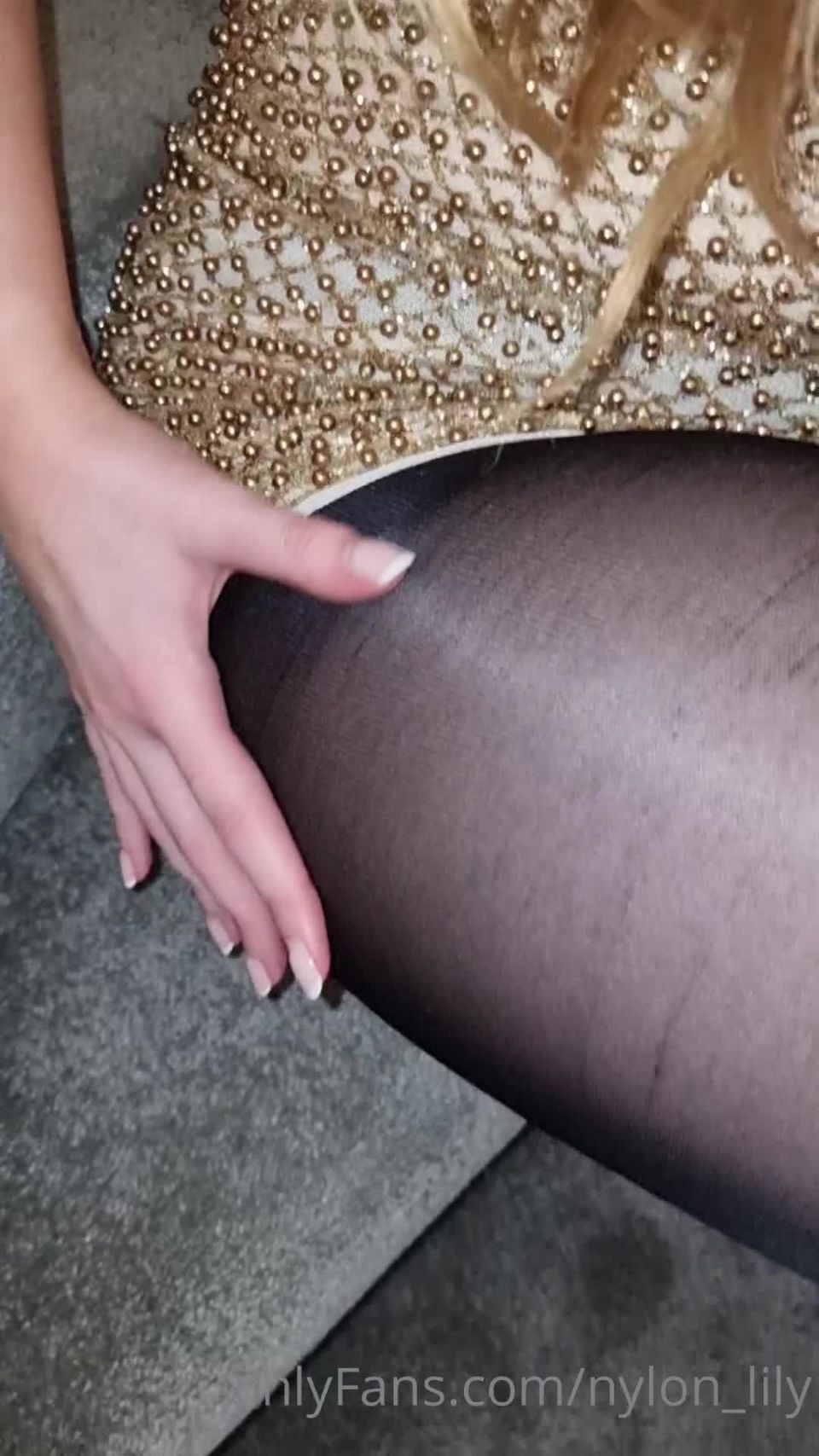 Nylon Lily () Nylonlily - showing off my pantyhose legs to you 11-01-2022