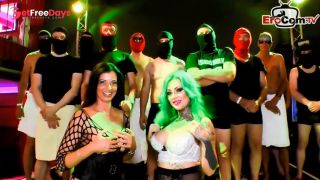 [GetFreeDays.com] 4 heie Schlampen machen eine geile Lesbenshow Adult Film October 2022