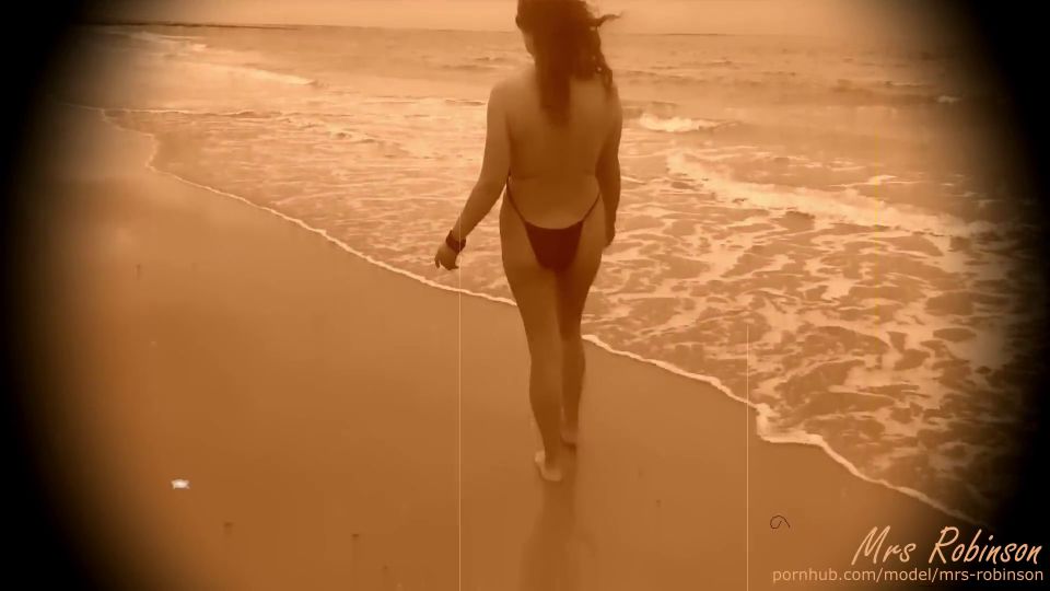 Hot Busty 1920S Vintage Style Beach Babe Takes Off Bikini 1080p