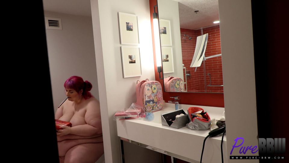 Getting All Dolled Up To Get Laid.