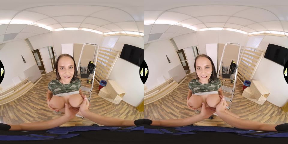 SqueezeVR – Building and Fucking – Jennifer Mendez (GearVR) POV