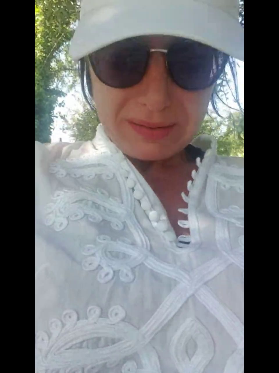 JulieEroticDress - Spritzen Auf Öffentlicher Bank - HD 720P