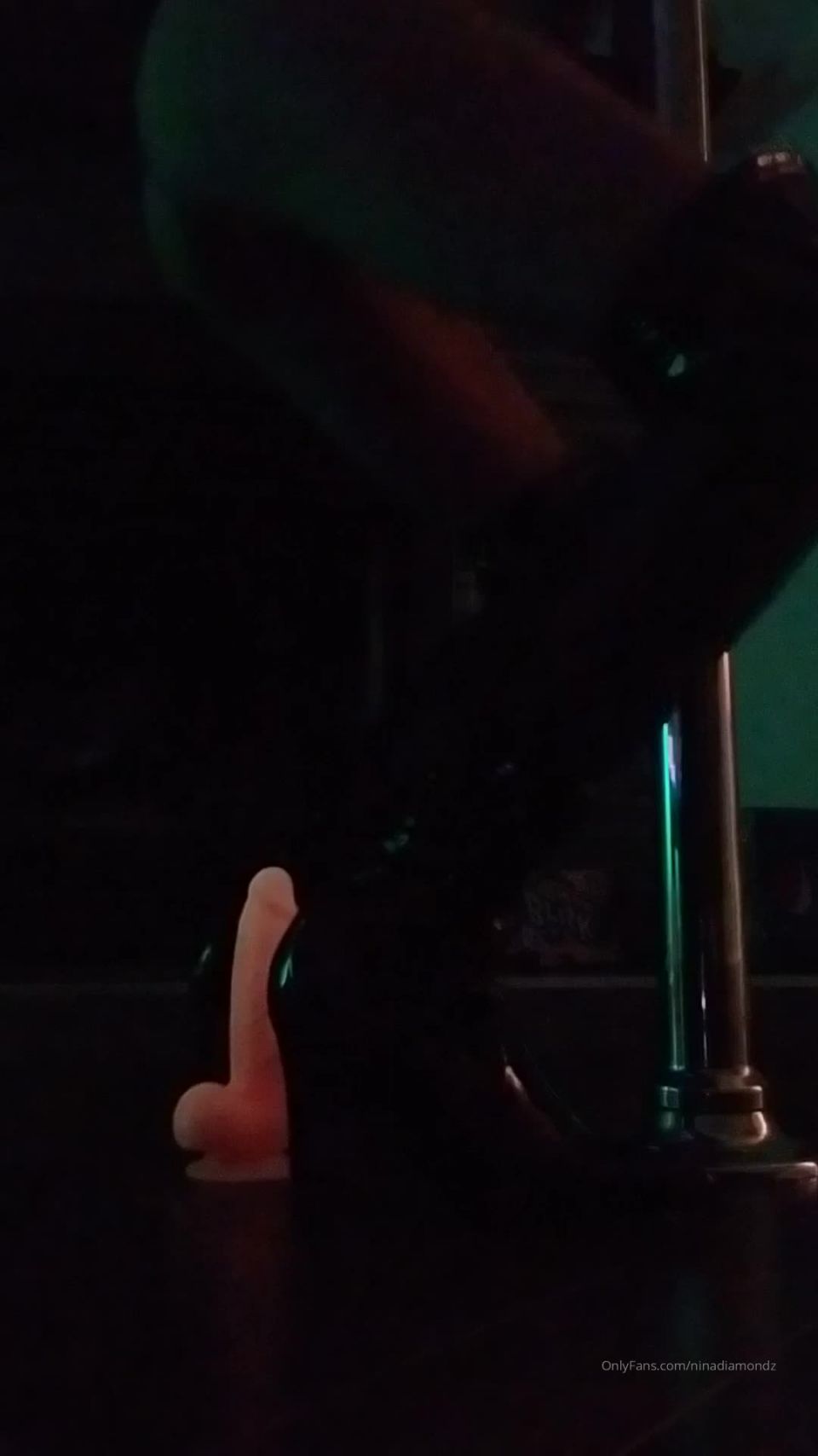 Ninɑ Diɑmondz () Ninadiamondz - strip pole latex boots fucking glow in dark dildo check your dms 17-02-2020