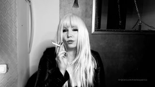 Lady Patricia - Sexy Smoking in Leather - Smoking