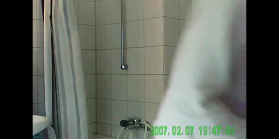 1.Shower_Bathroom_105