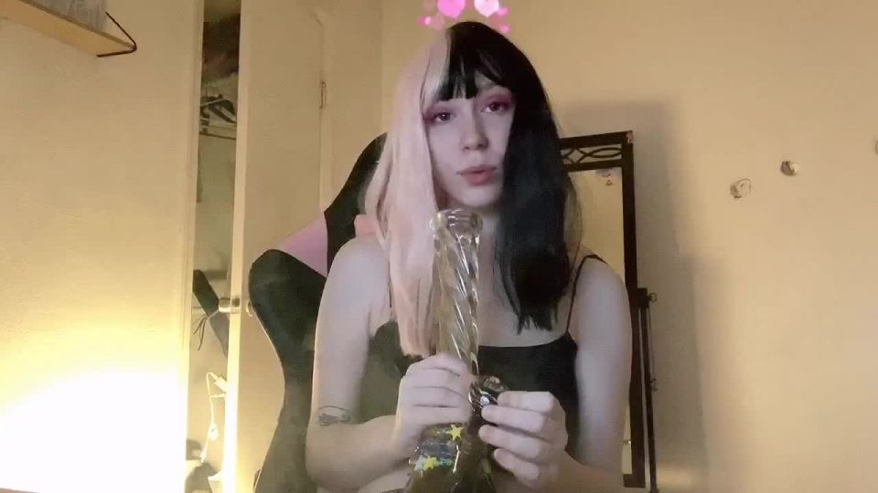 GGummii - Cute Stoner Girl Girlfiend Experience - Gothic