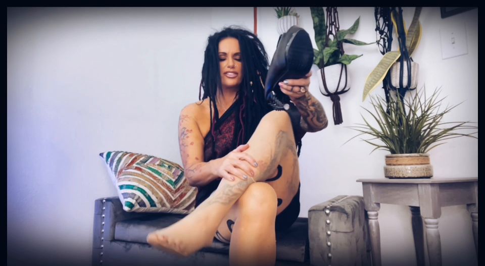 online xxx clip 37 MistressRavenFD – Giantess Raven & the pantyhose tinies, barefoot fetish on fetish porn 