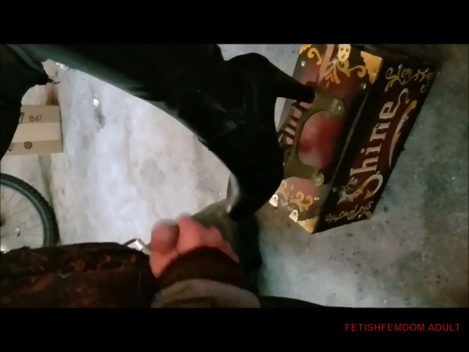 video en línea para adultos 33 Zero - Compilación Bootjob (1a Compilación) - CBT Trampling, hermosa dominación en fetiche porno