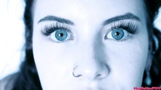 porn clip 19 Miss Nova – mirar a mis pies no mi coño, grandes tetas femdom en la masturbación porno