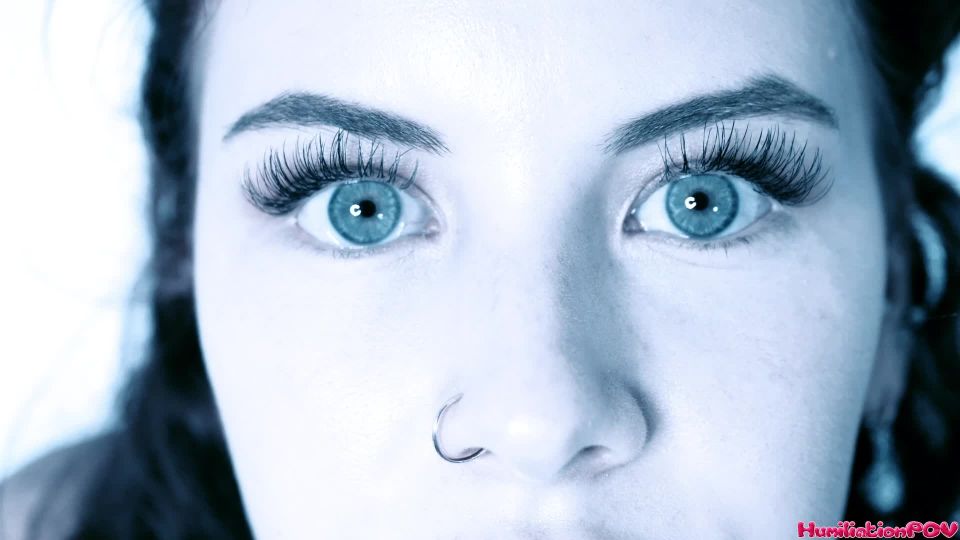 porn clip 19 Miss Nova – mirar a mis pies no mi coño, grandes tetas femdom en la masturbación porno