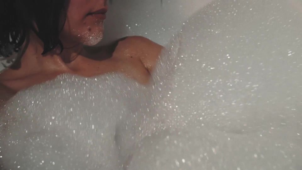 Anna Heidegger - Schaumbad (2016) HD 1080p - [Celebrity porn]