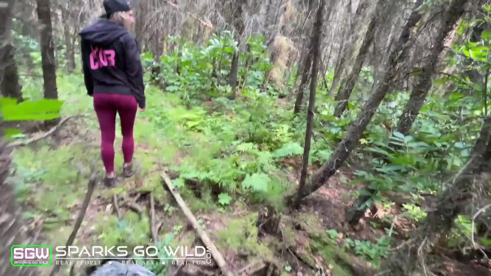 SparksGoWildOutdoor sex in the woods in Alaska
