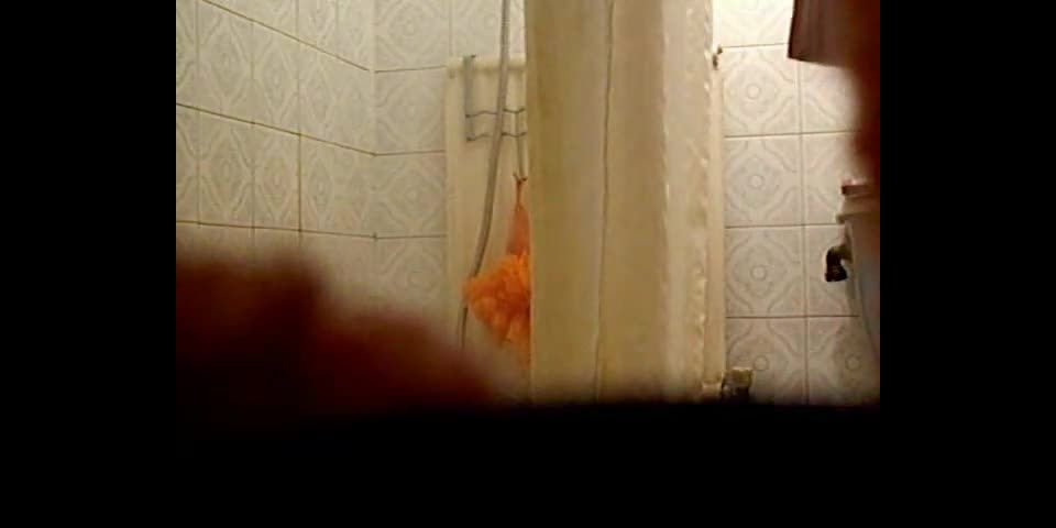 showermom voyeur 