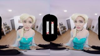 adult clip 24 Davina Davis, Hadley Viscara - Frozen A XXX Parody - [picvrcosplayx.com] (UltraHD 2K 1920p) on virtual reality femdom feet