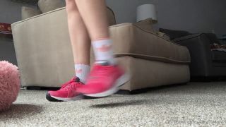 Alice Is More Alice Is More aka aliceismore - 09-03-2024 OnlyFans Video - Sneaker  and  removal video hardcore