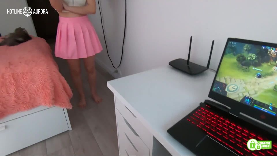 Porn online Hotline Aurora in 024 Stepsister Distracts from the Dota 2