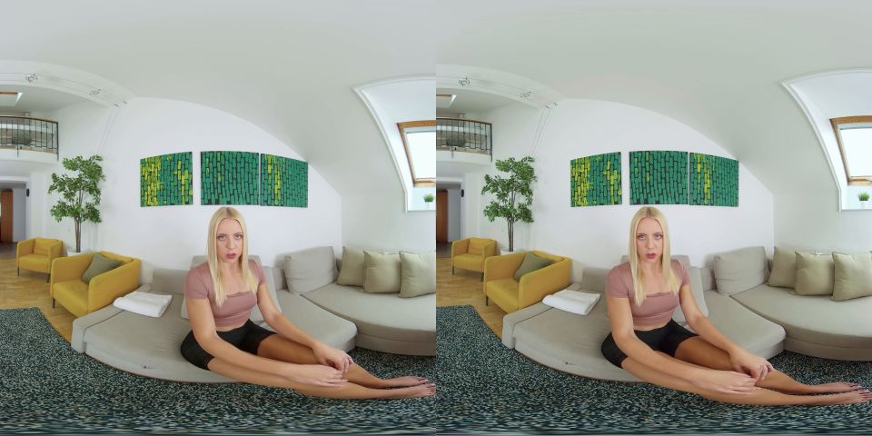 Young Blondie Swallows - Czech VR Casting 247 Carolyne Marian 07-11-2024 - Lingerie