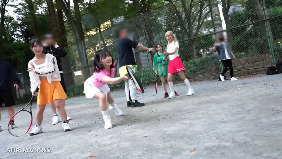 ReducingMosaic STCV-559 【流出映像】 大学女子テニスサークル女子4人組が先輩OB達と乱交Party【かの、ゆか、りな、なな】～かの＆ゆか編～
