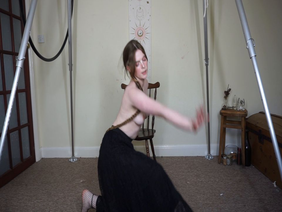 [ManyVids] Longhairluna Manyvids.21.05.22.Longhairluna.Big.Skirt.Exotic.Dancer.Strip.Tease 