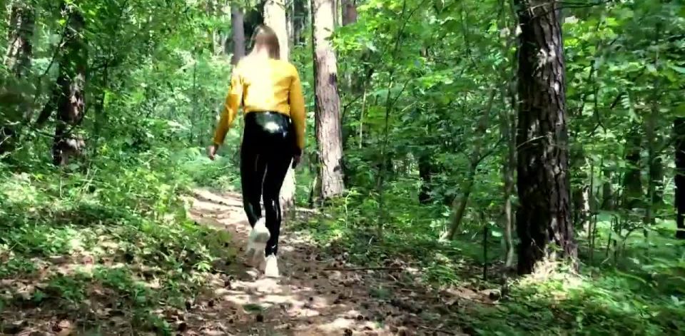 online video porno 48 Tatyana T Walk In The Sunny Forest [MyLatexBabe] (SD 628p) - fetiche porno fetiche maestro