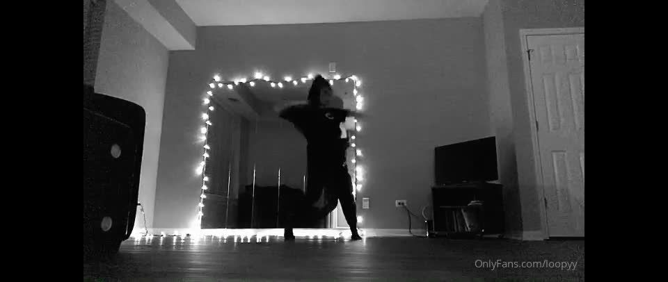 Lucy - loopyy () Loopyy - escuchó su espeluznante szn 31-10-2020