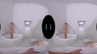 Porn online VRHush presents Rebecca Volpetti in Can You Help Me Shower – 19.12.2019
