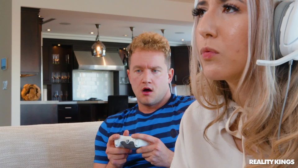 Heather Honey - Hot Nerd Cucks Gamer Girlfriend - Teen