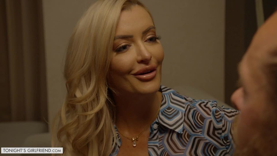 Tonight's girlfriend with linzee ryder