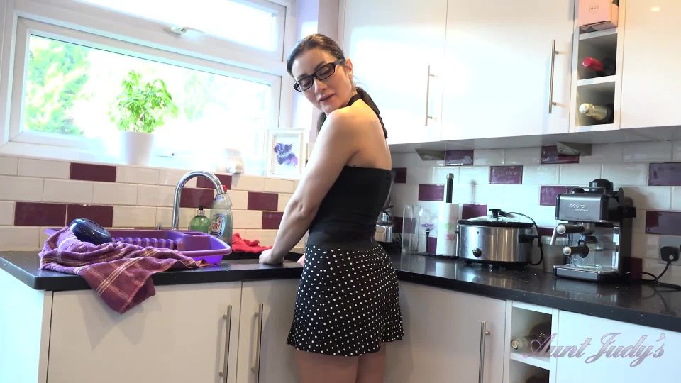 free porn video 38 Valentina – Visiting Step-Auntie Valentina Kitchen JOI - milf - femdom porn fetish fanatic