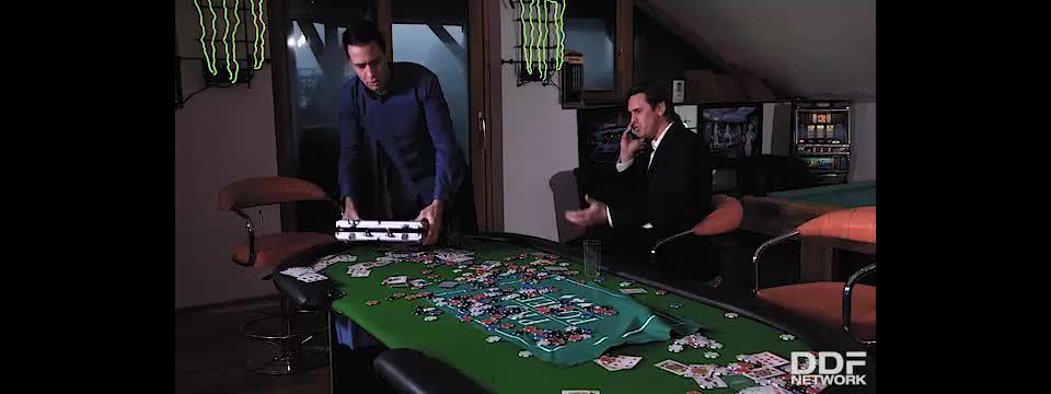 7344 Henessy - Pool Table Double Penetration - 15-12-2017 - D...