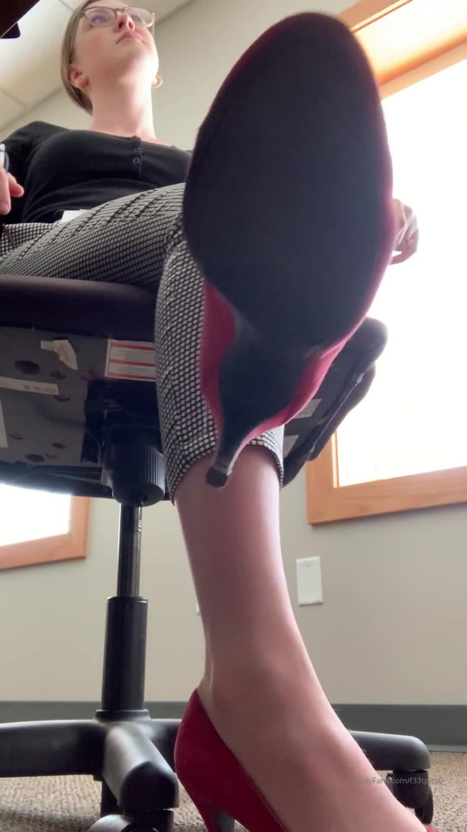 Freckled Feet09-03-2020 - ere$s the FULL heel shoe play video from my