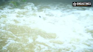 Desi chica sudipa teniendo sexo en la cascada y consigue semen en h....
