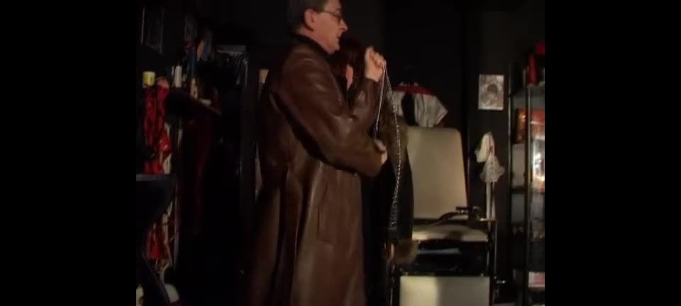 Österreich Privat - Streng! Girlies beim BDSM Sexo Sexo Onl...