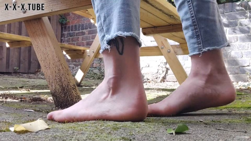  pinkbaby24   Girl Girl Girl feet, barefoot, dirty feet, outdoors, girl girl girl dirty feet girls Manyvids