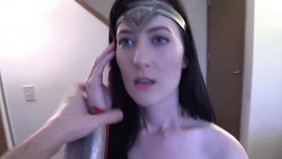 Video Mujer maravilla obedece a su maestro Jennifer 720p HD