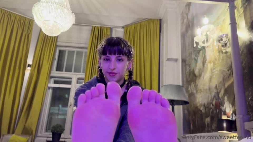 free online video 48 Arthouseprn - Pigtailed Cutie Lucy Aka Minifootsie Giving Feet With Her New Fre - [Onlyfans] (FullHD 1080p) - fetish - femdom porn giantess fetish