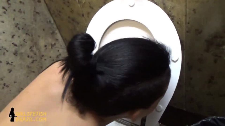 Girls Fetish Brazil Public Humiliaton Slave Girl by Mistress Beh (Public)