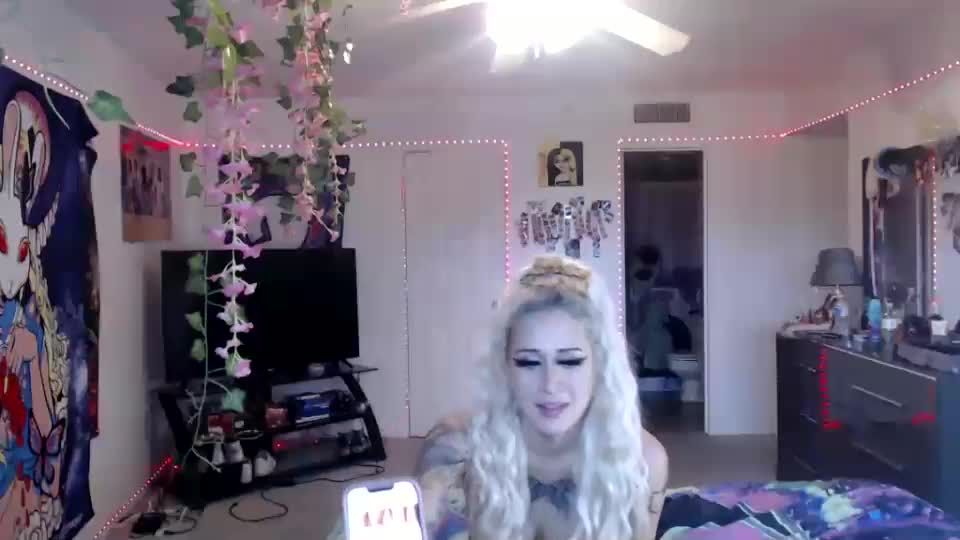 Shemale Webcams Video for June 07, 2022 – 07 Shemale!