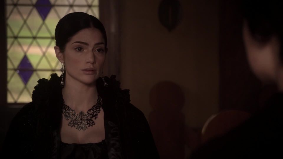 Azure Parsons, Janet Montgomery – Salem s01e02 (2014) HD 1080p!!!