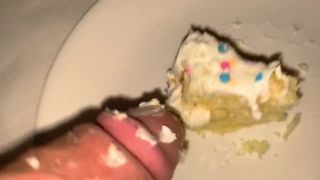 [Amateur] Birthday Cake Blowjob with Cum Frosting