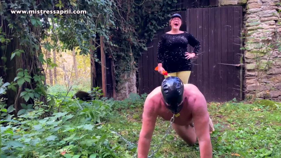 gratis porno clip 2 Dominatrix Señora Abril protagonizada en video ‘Ejercicio en el Jardín’, femdom conversa en fetiche porno