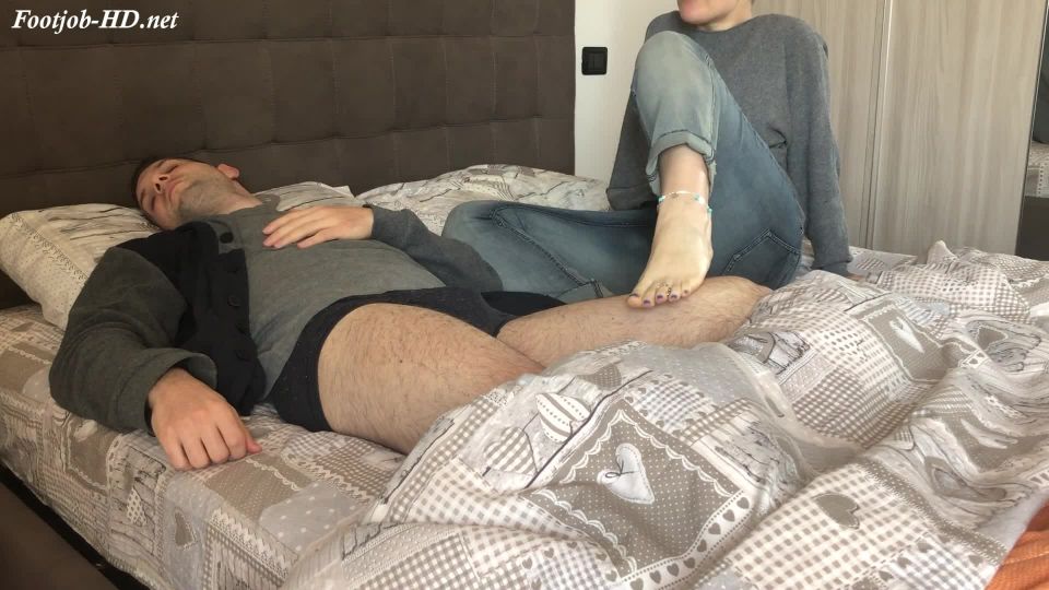 online xxx video 21 Wake up footjob – Miki’s Wrinkles, granny foot fetish on feet porn 