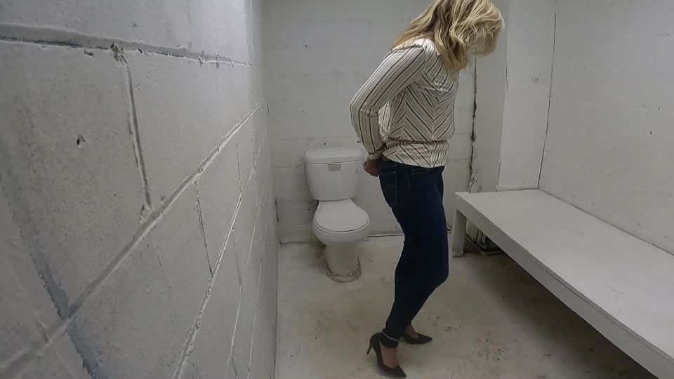 Dakkota - Dakkota arrestado y transportado Part#1 Quick V...