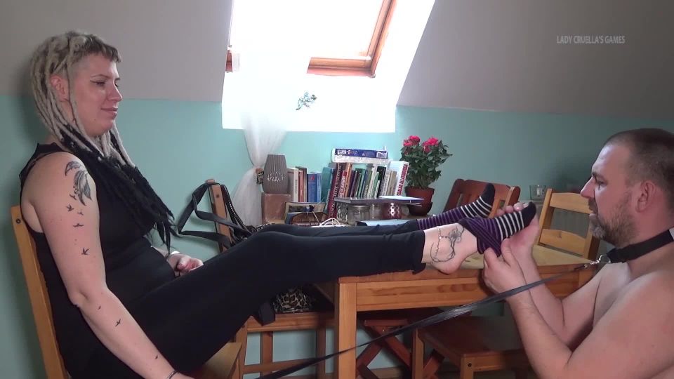 Foot in mouth – Lady Cruella’s games – Female supremacy – Worship my sweaty feet | submission | fetish porn femdom feet